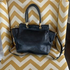 Marc by Marc Jacobs solid leather handle bag